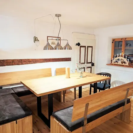 Familienurlaub Im Gemuetlichen Umgebindehaus, Seminarhaus Vakantiehuis